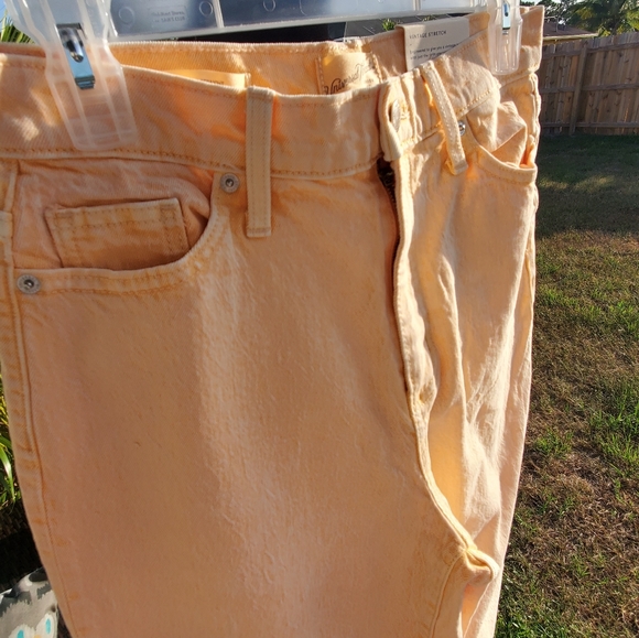 Universal Thread - Picture 4 of 12